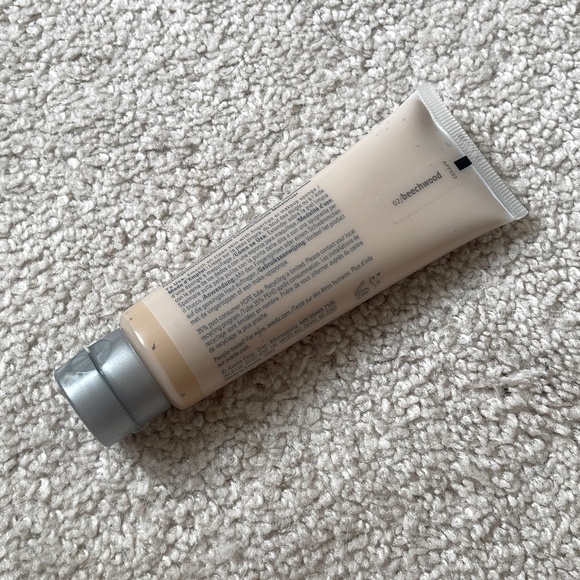 NEW Aveda Inner Light Mineral Tinted Moisture 02 Beechwood 1.7 oz HTF - Picture 2 of 4